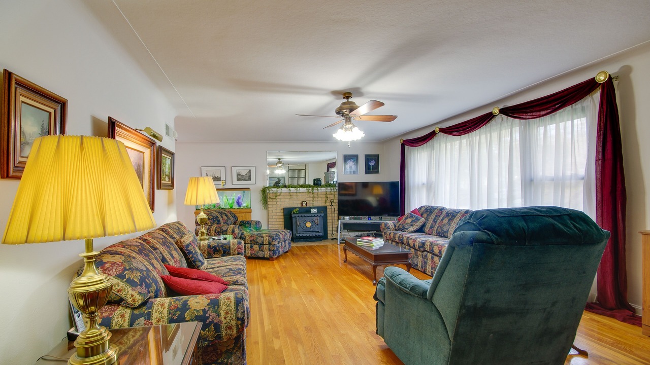 Photo of Livingroom in Jefferson City
