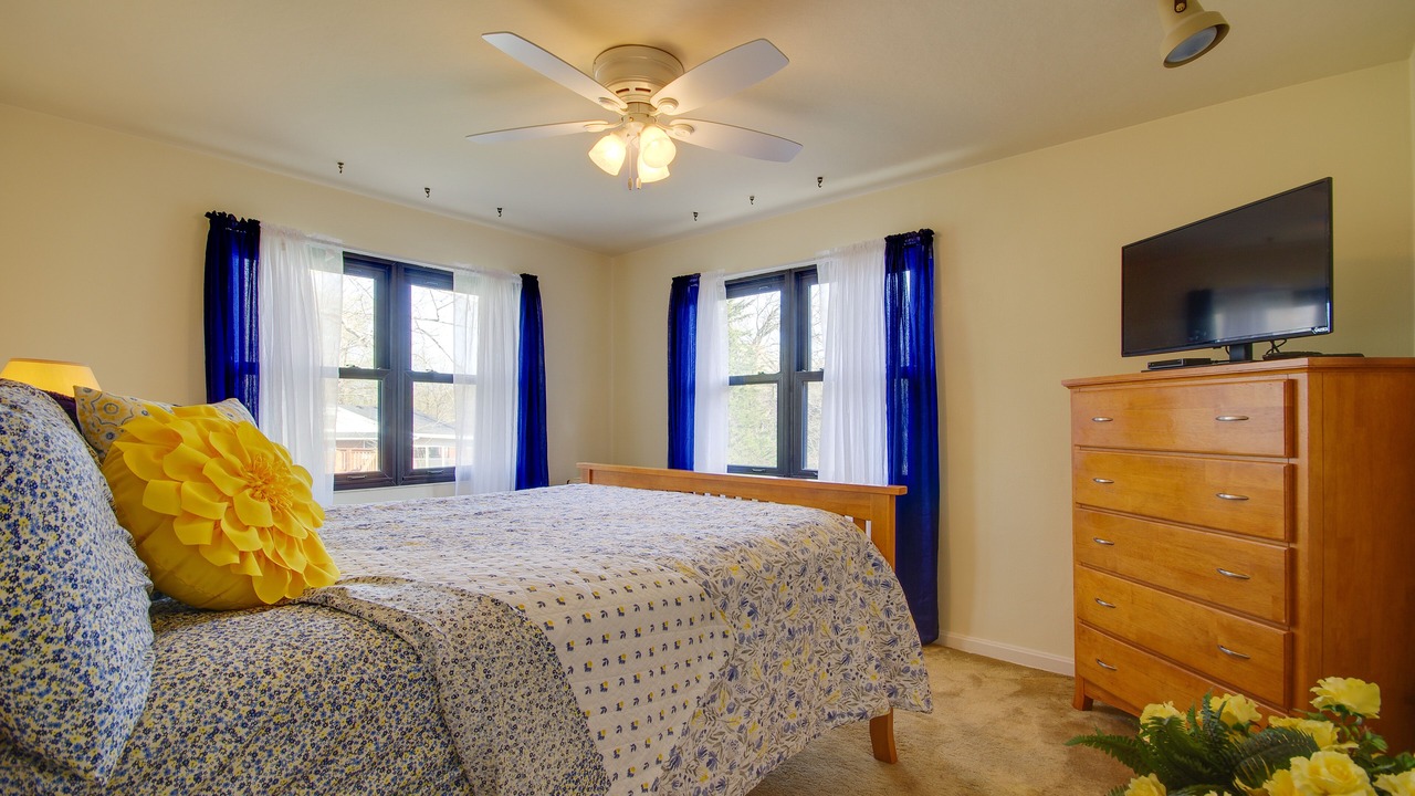 Photo of Bedroom in Jefferson City