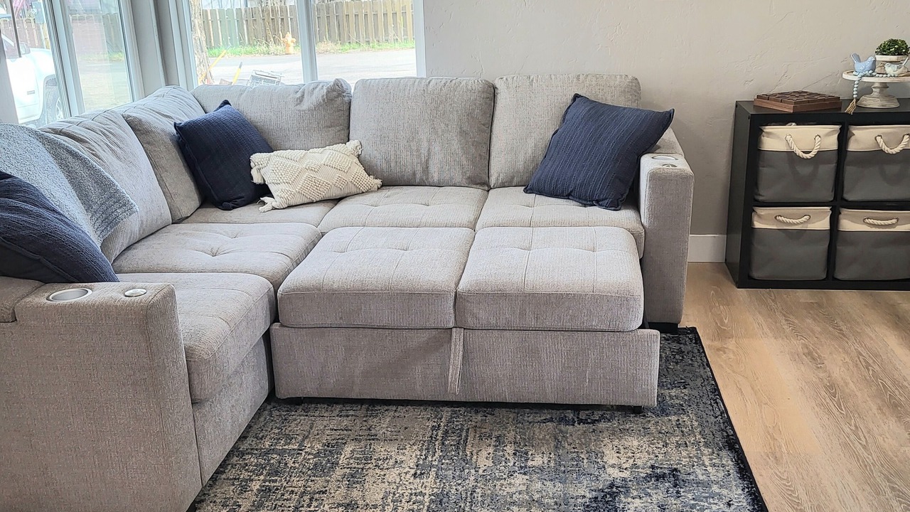 Photo of Livingroom in Salmon