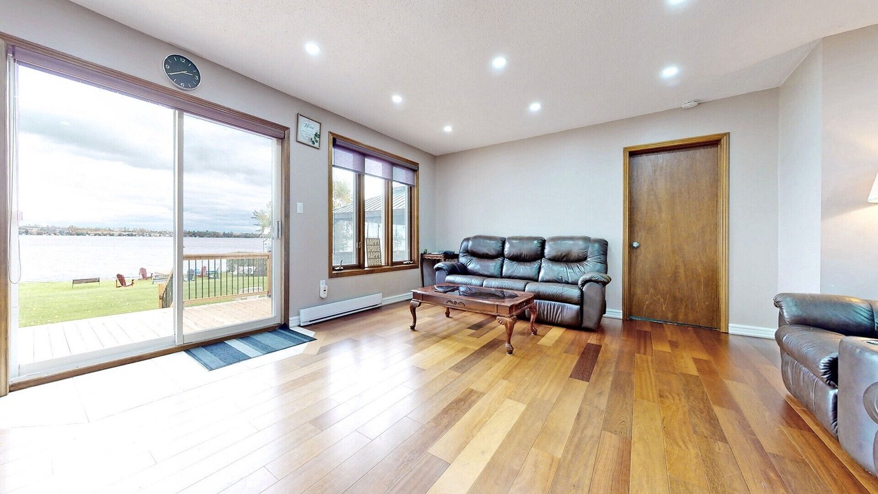 Photo of Livingroom in Cameron