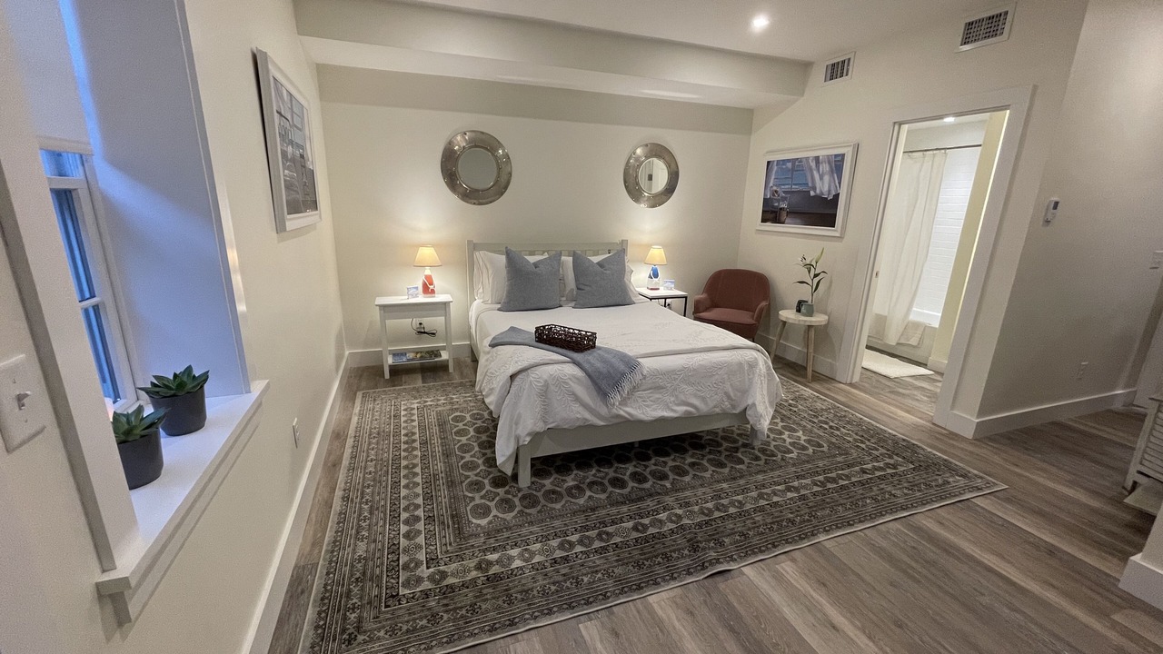 Photo of Bedroom in West of Town