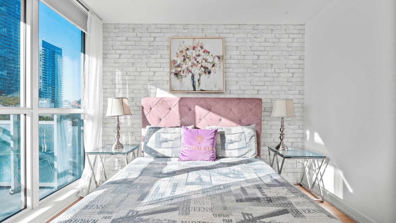 Photo of Bedroom in Yonge-Eglinton
