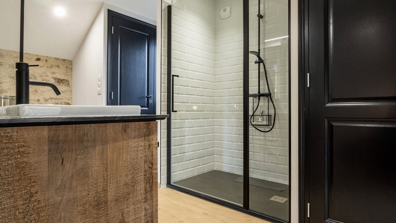 Photo of Bathroom in Chateau-Thebaud