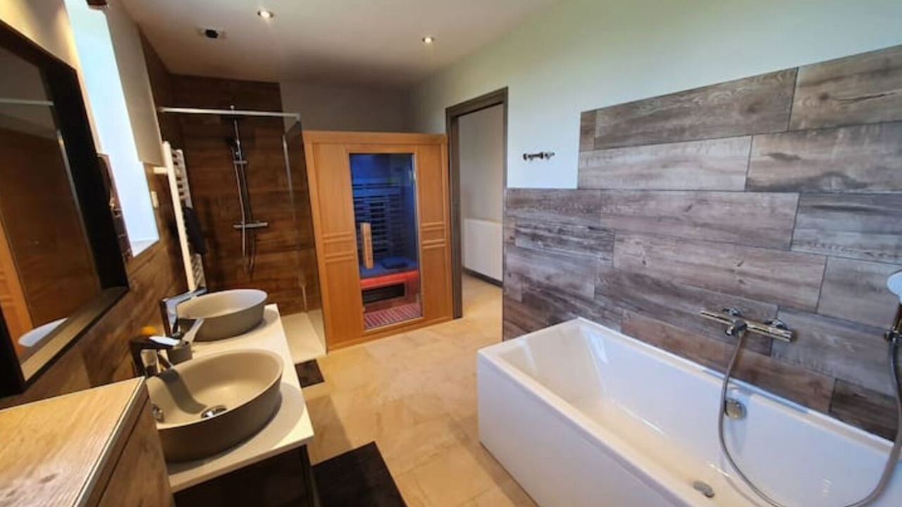 Photo of Bathroom in Saint-Jean-Saint-Maurice-sur-Loire