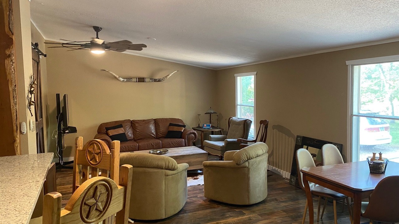Photo of Livingroom in Smithville