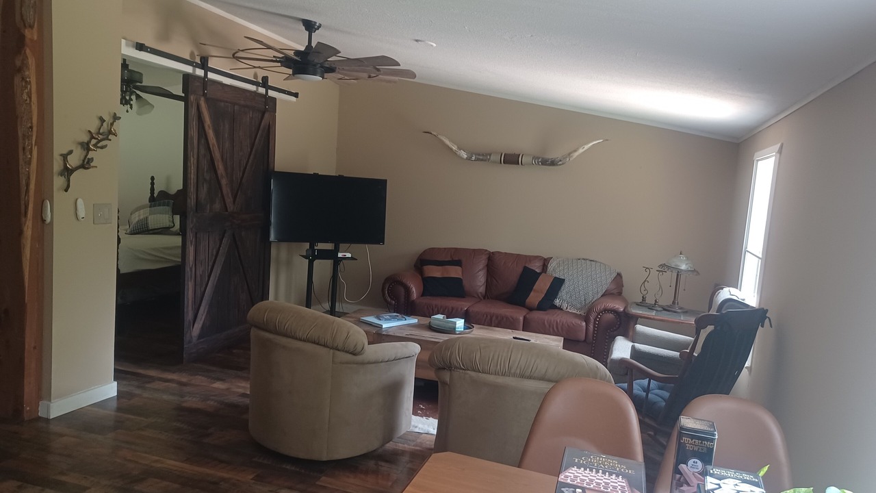 Photo of Livingroom in Smithville