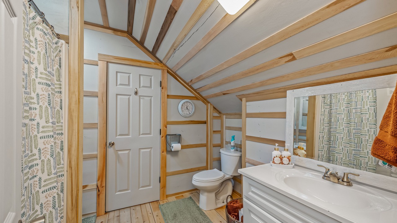 Photo of Bathroom in Fort Payne