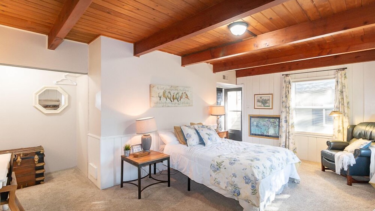 Photo of Bedroom in Topeka