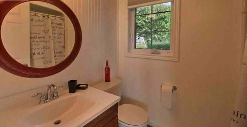 Photo of Bathroom in Shemogue