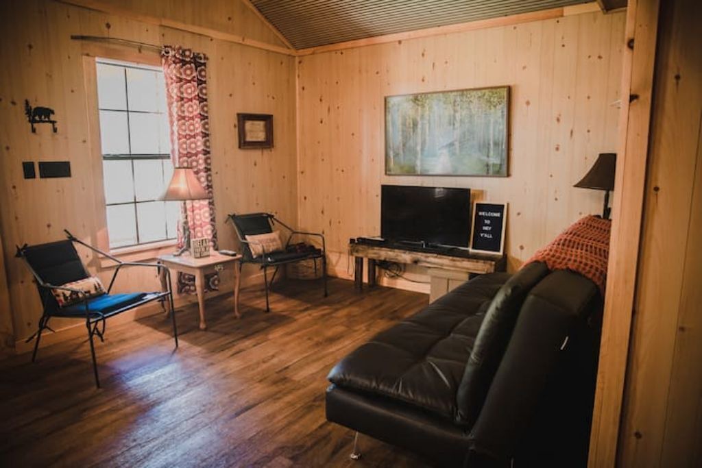 Photo of Livingroom in Ellisville