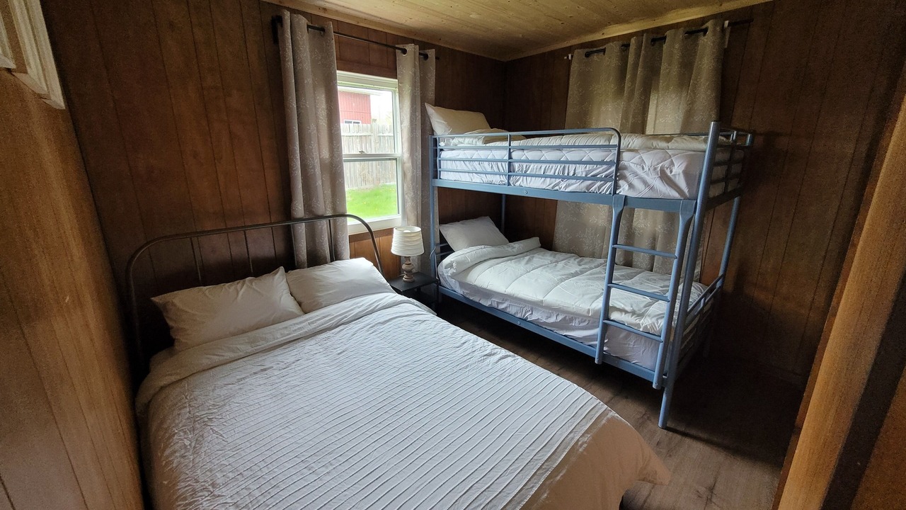 Photo of Bedroom in Howe Island