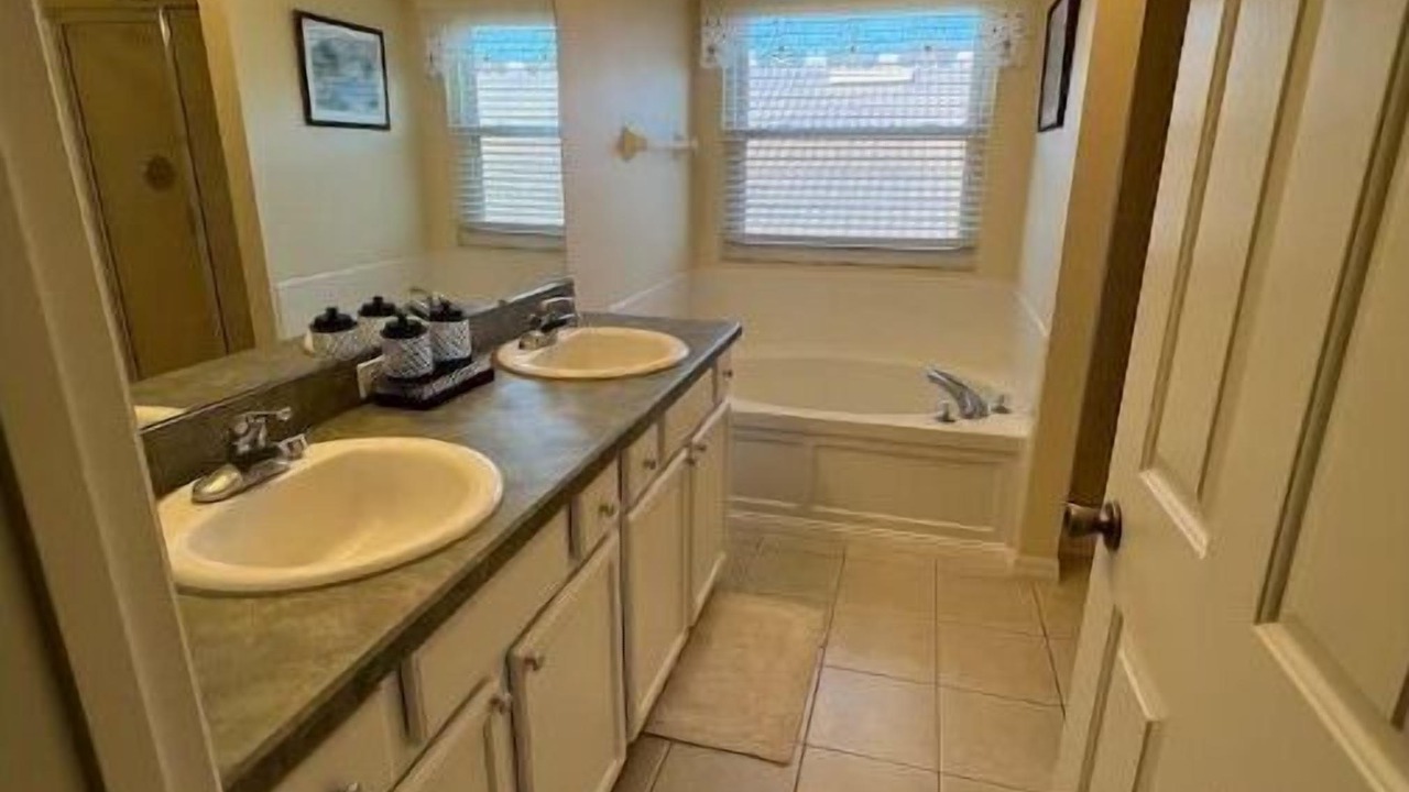 Photo of Bathroom in Lake Wilson Preserve