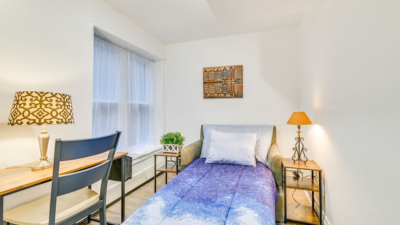 Photo of Others in Albany