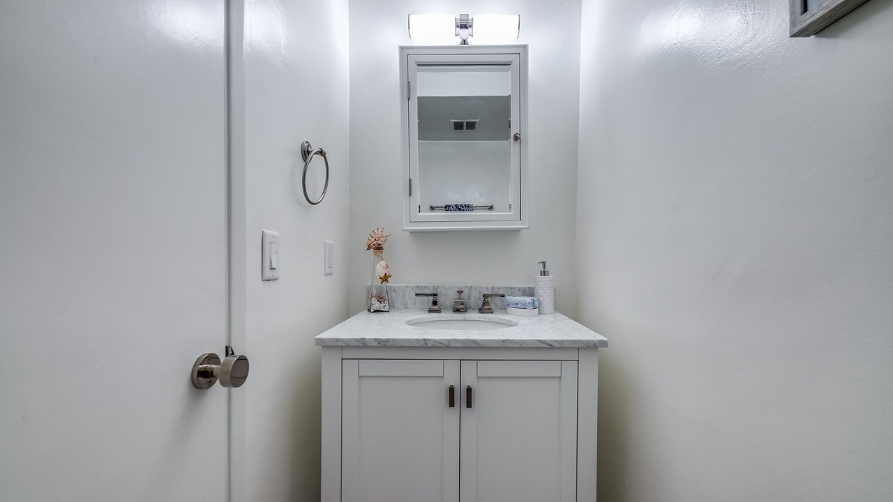 Photo of Bathroom in Eastern Malibu