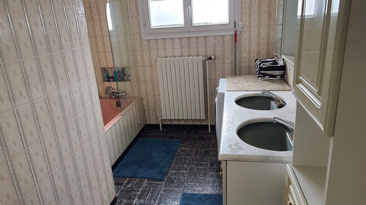 Photo of Bathroom in Le Blanc-Mesnil