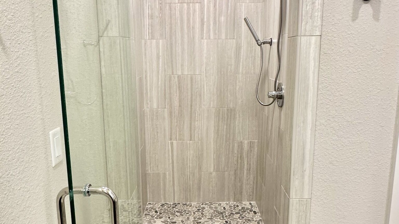 Photo of Bathroom in Roach