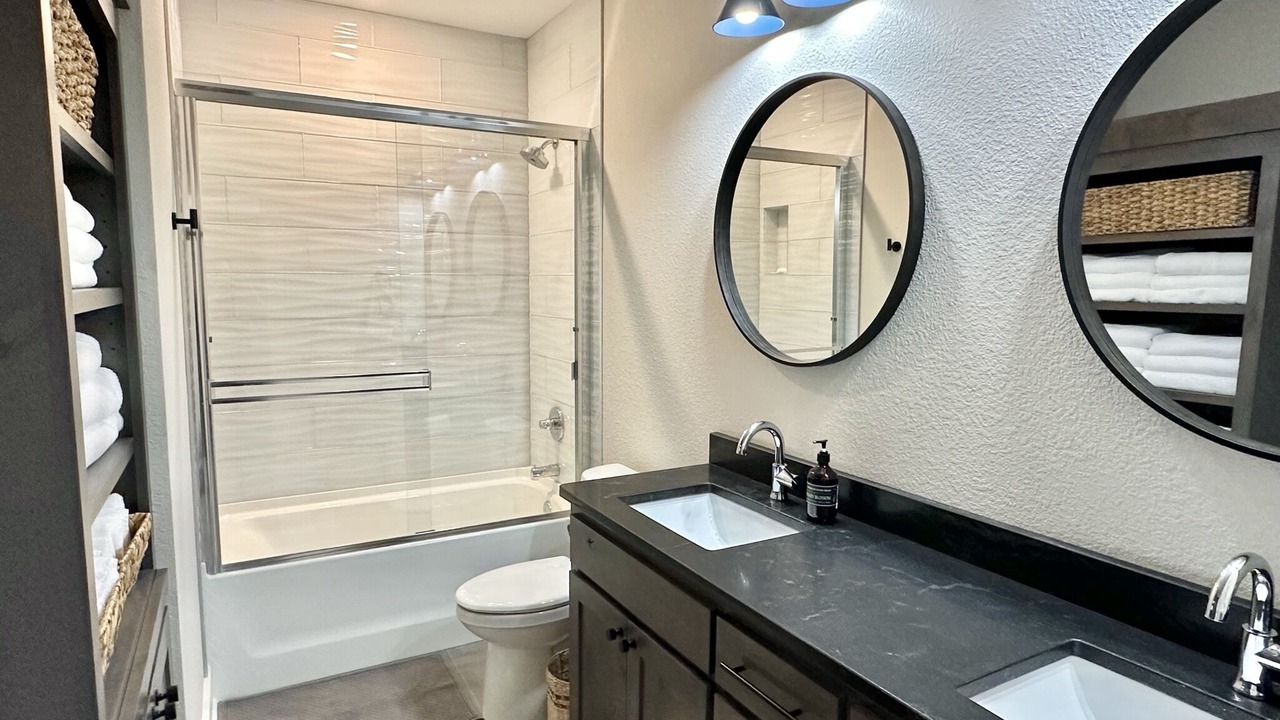 Photo of Bathroom in Roach