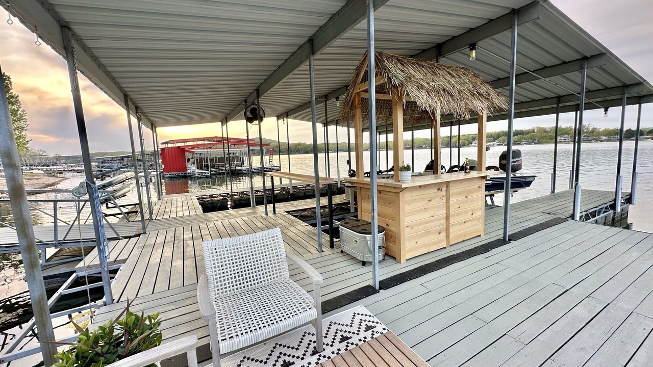 Photo of Outdoor in Roach