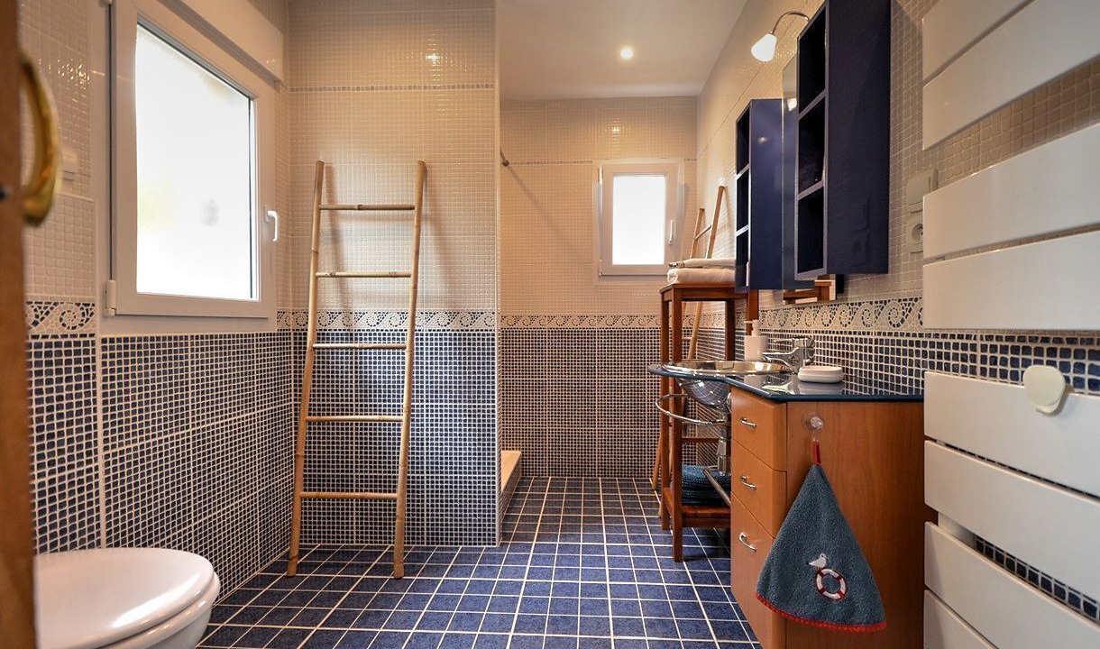 Photo of Bathroom in Penvenan