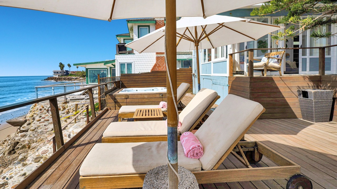 Photo of Patio Balcony in Eastern Malibu