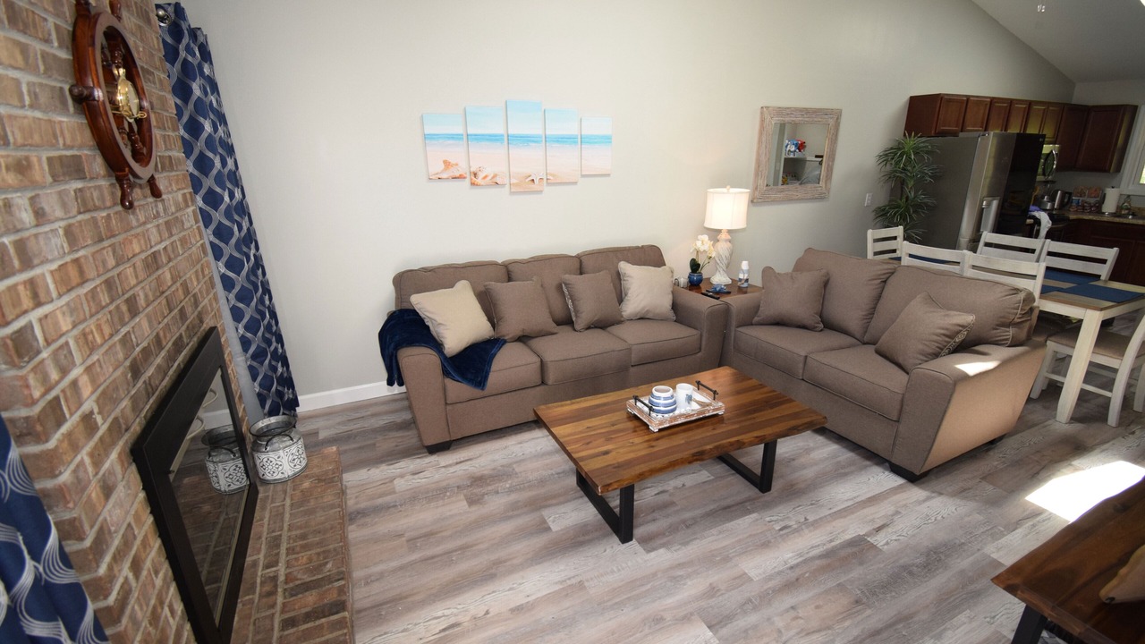 Photo of Livingroom in Jacksonville