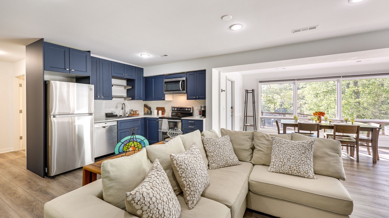 Photo of Livingroom in Sylvan Shores