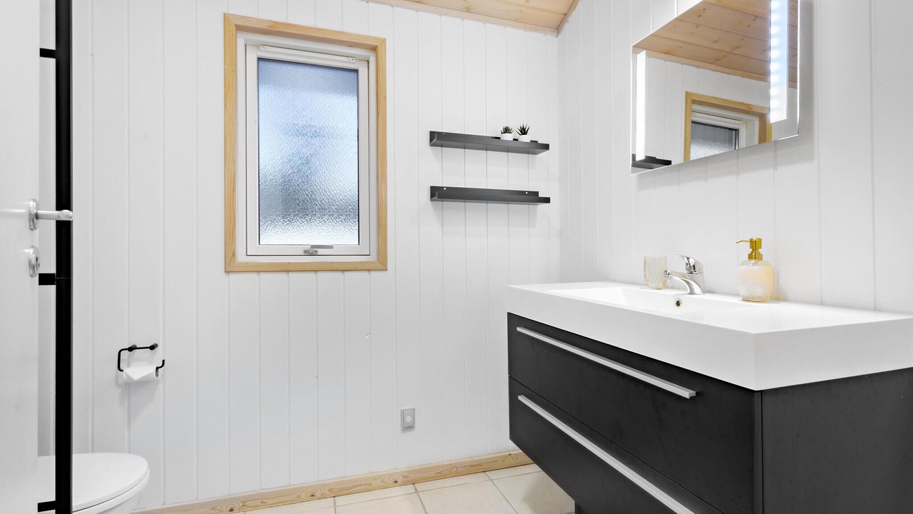 Photo of Bathroom in Strandby