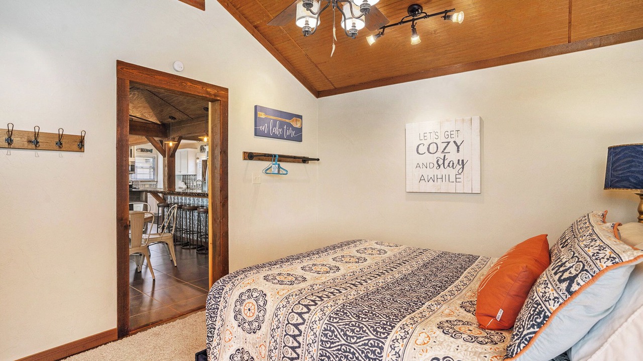 Photo of Bedroom in Whitney