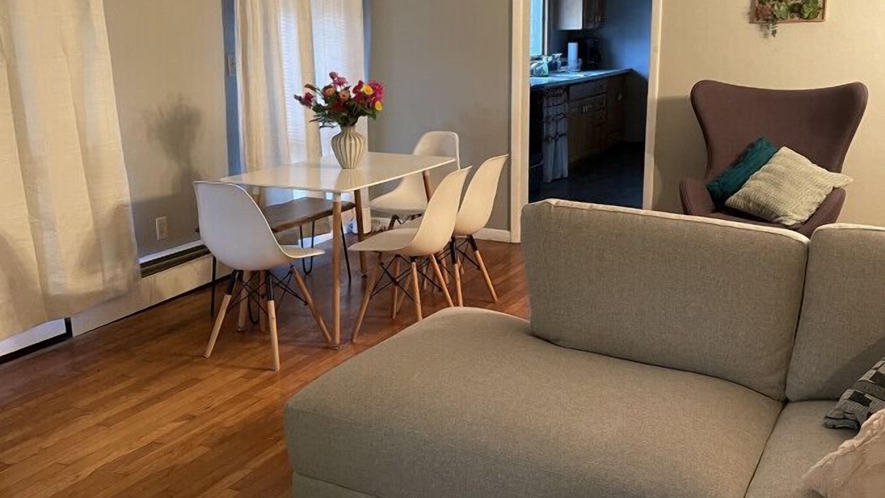 Photo of Livingroom in Champaign