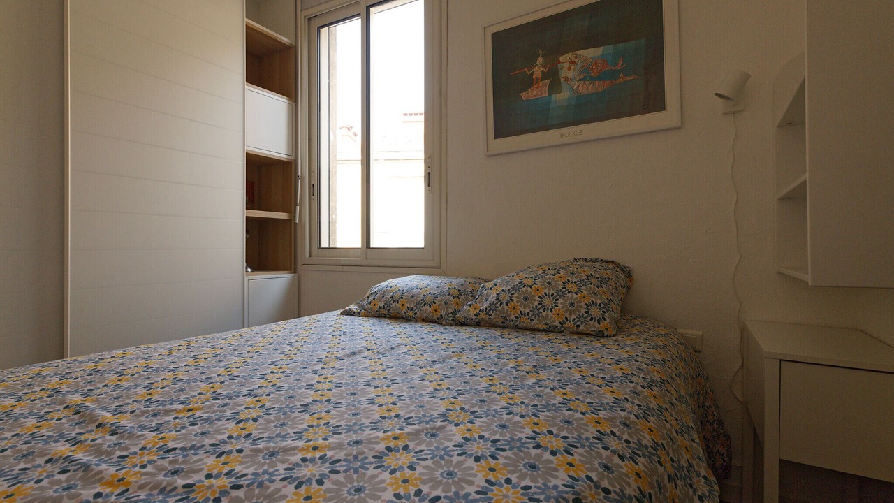 Photo of Bedroom in Comedie