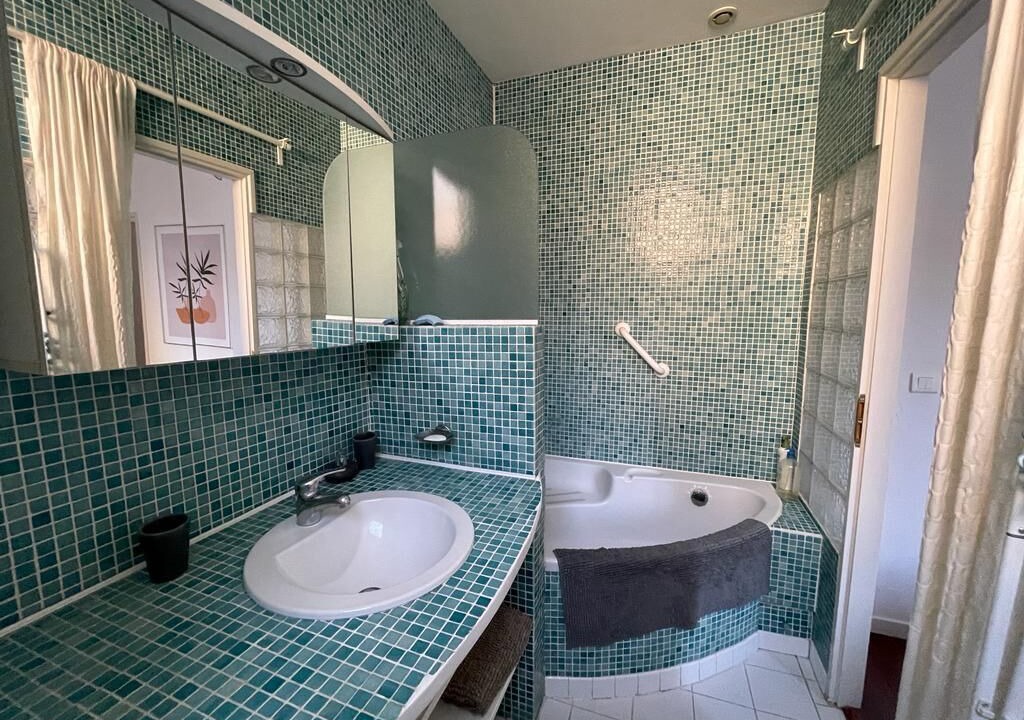 Photo of Bathroom in Comedie