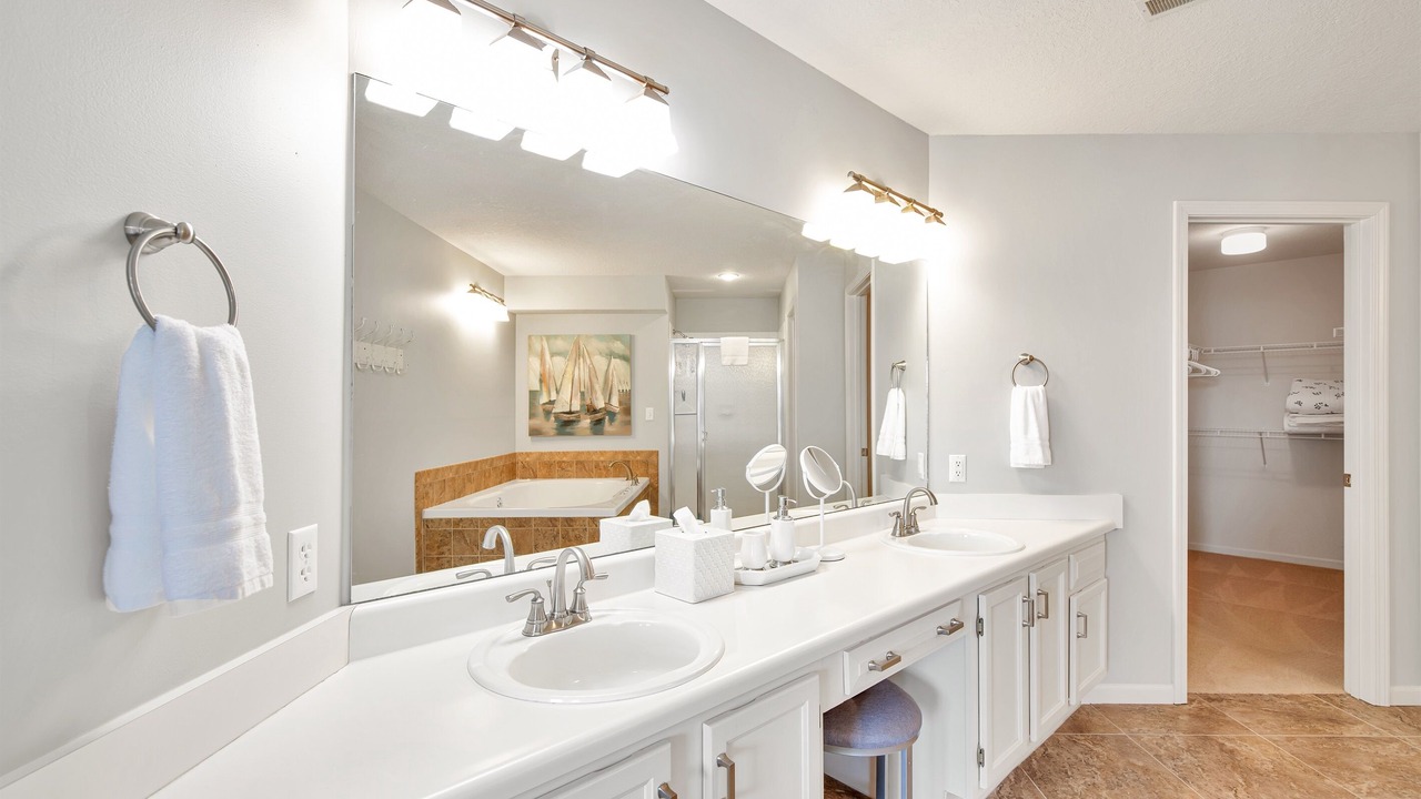 Photo of Bathroom in Village of Four Seasons