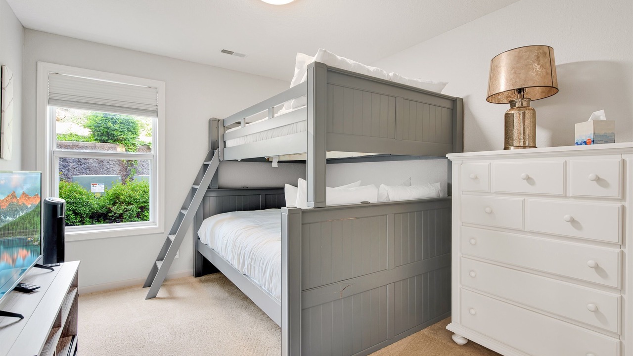 Photo of Bedroom in Village of Four Seasons