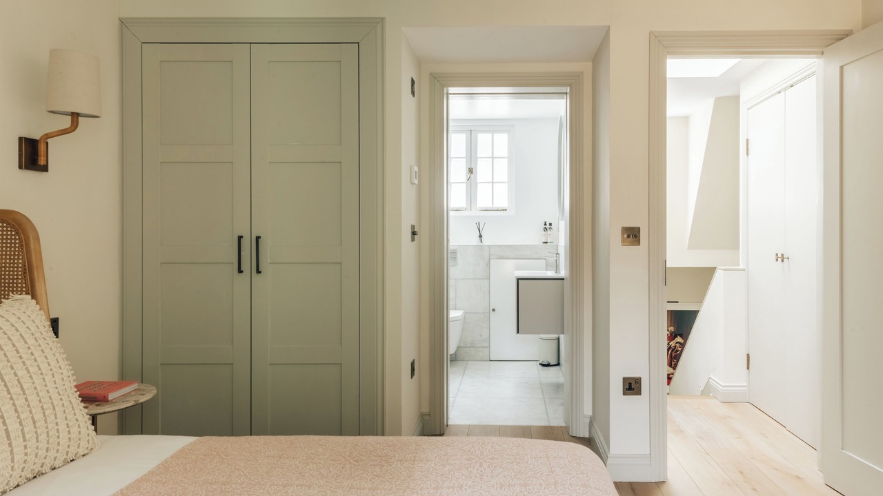 Photo of Others in Queen's Gate