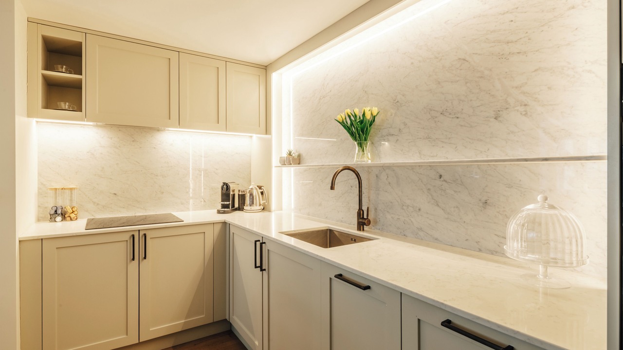 Photo of Others in Queen's Gate