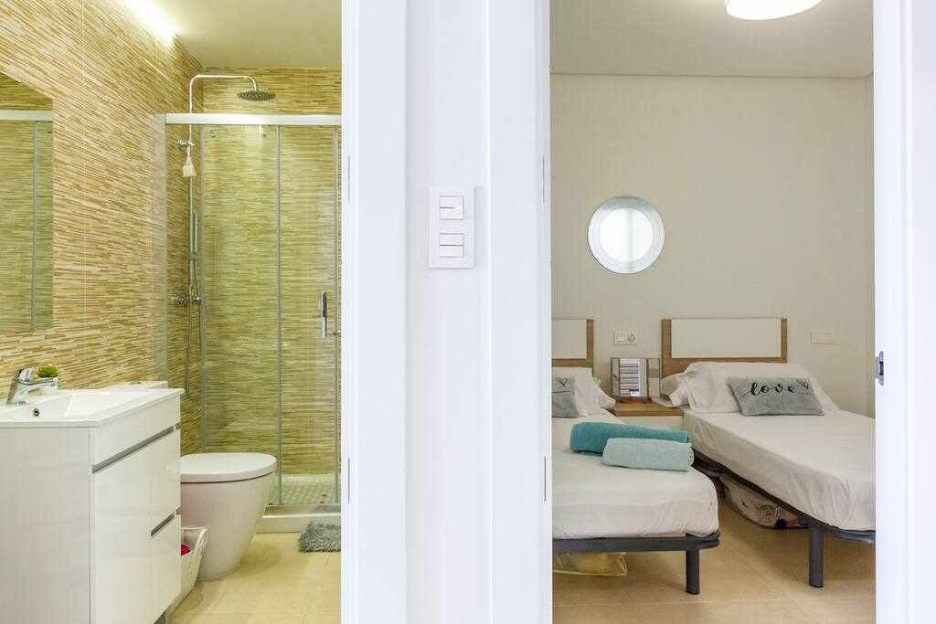 Photo of Bathroom in La Florida