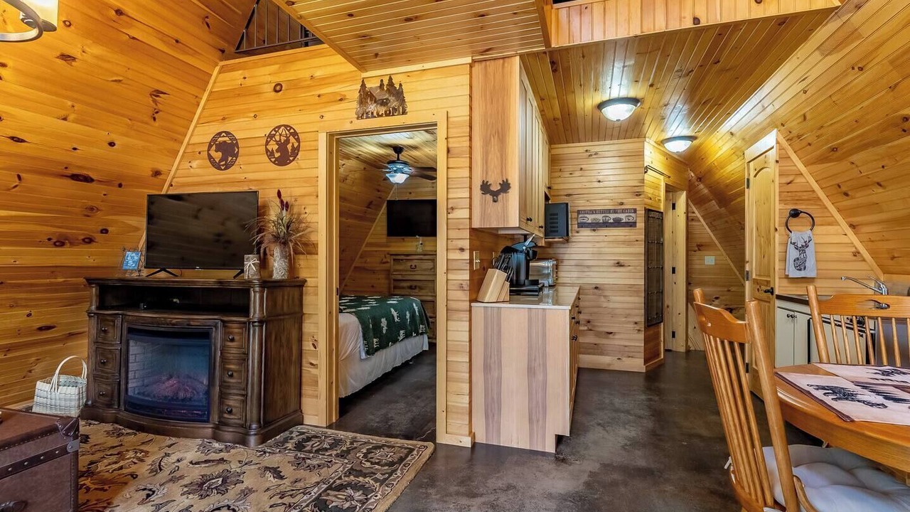 Photo of Bedroom in Cedar Bluff