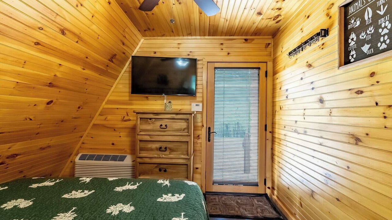 Photo of Bedroom in Cedar Bluff