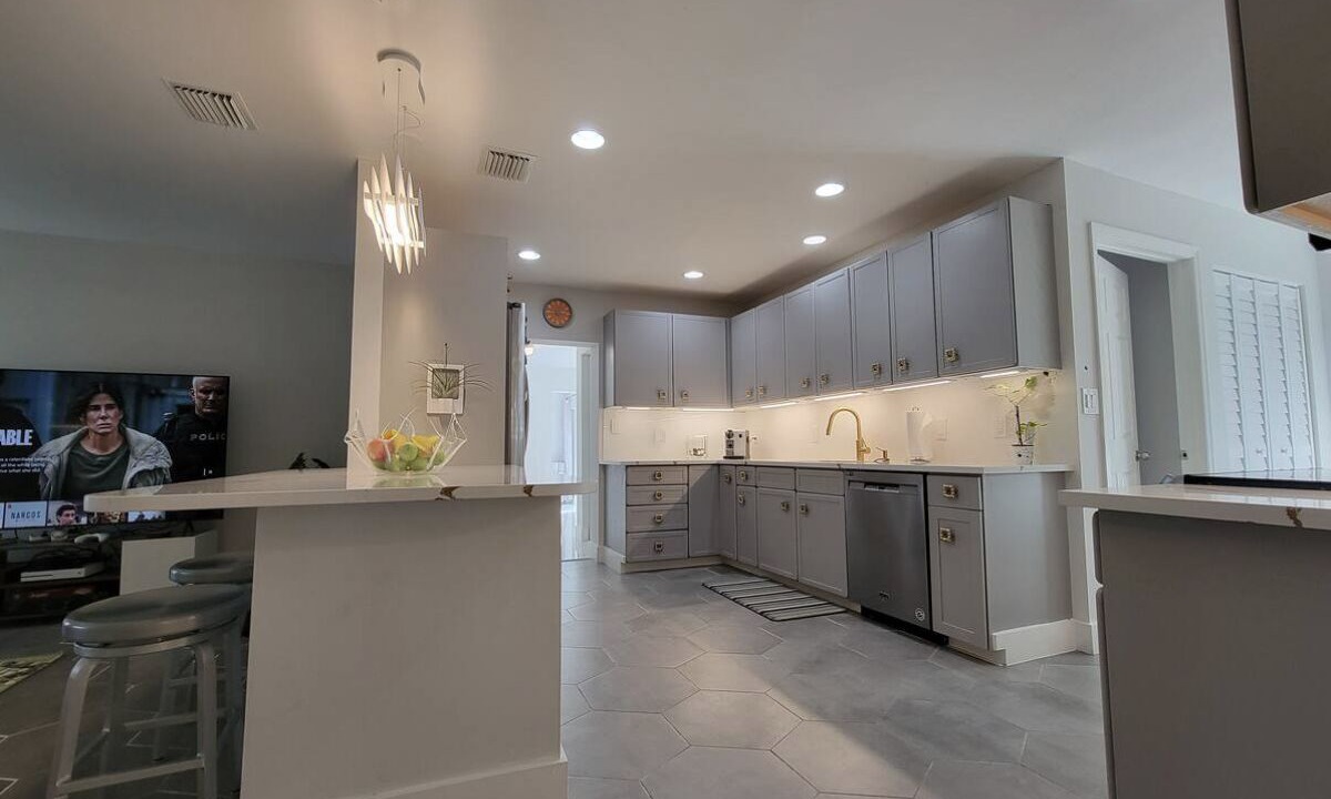 Photo of Kitchen in Oakland Park