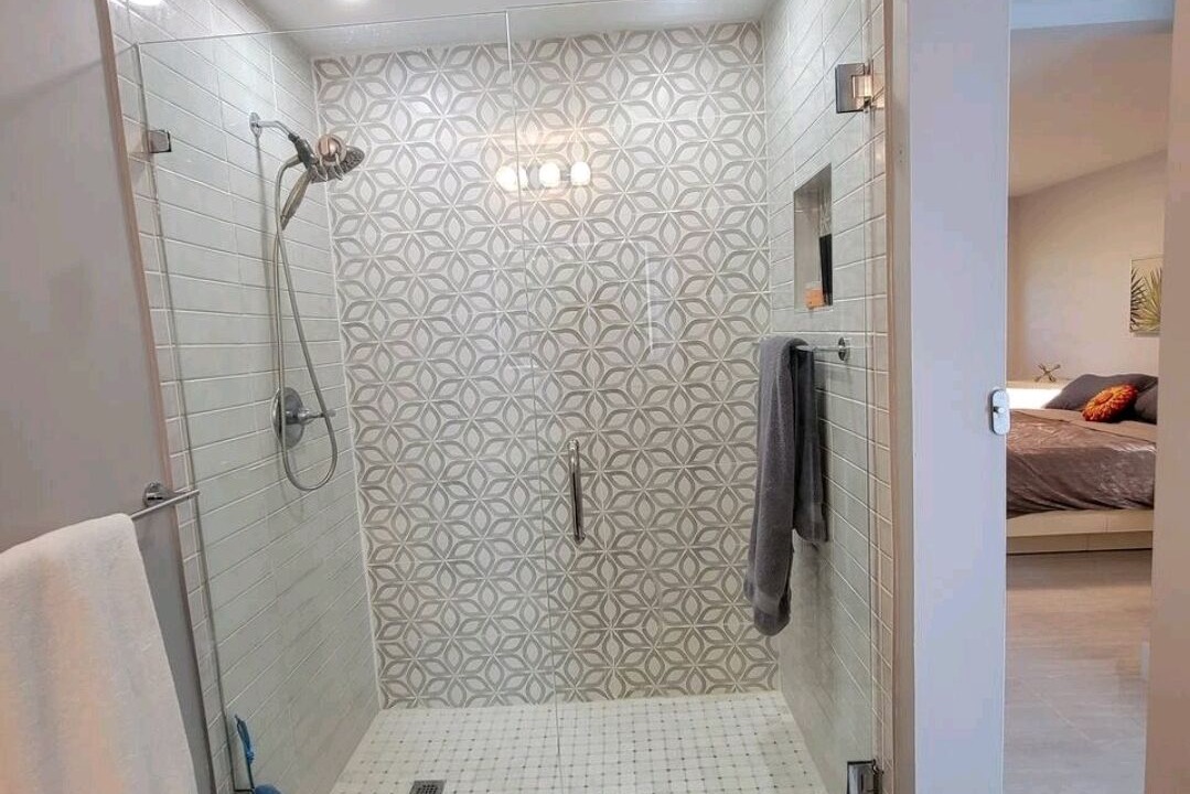 Photo of Bathroom in Oakland Park