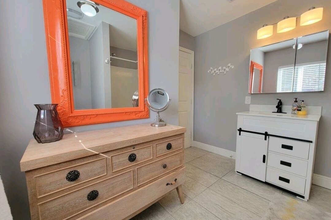 Photo of Bathroom in Oakland Park