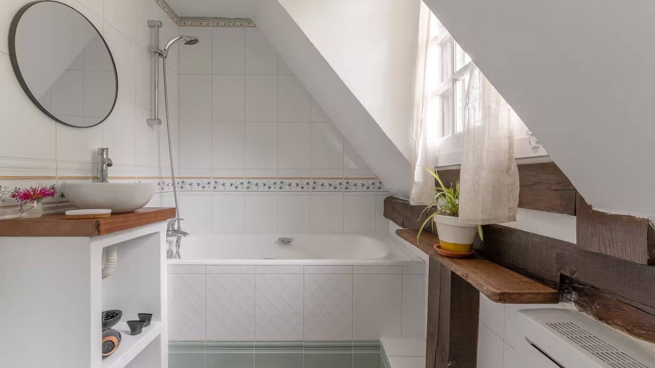 Photo of Bathroom in Ablon