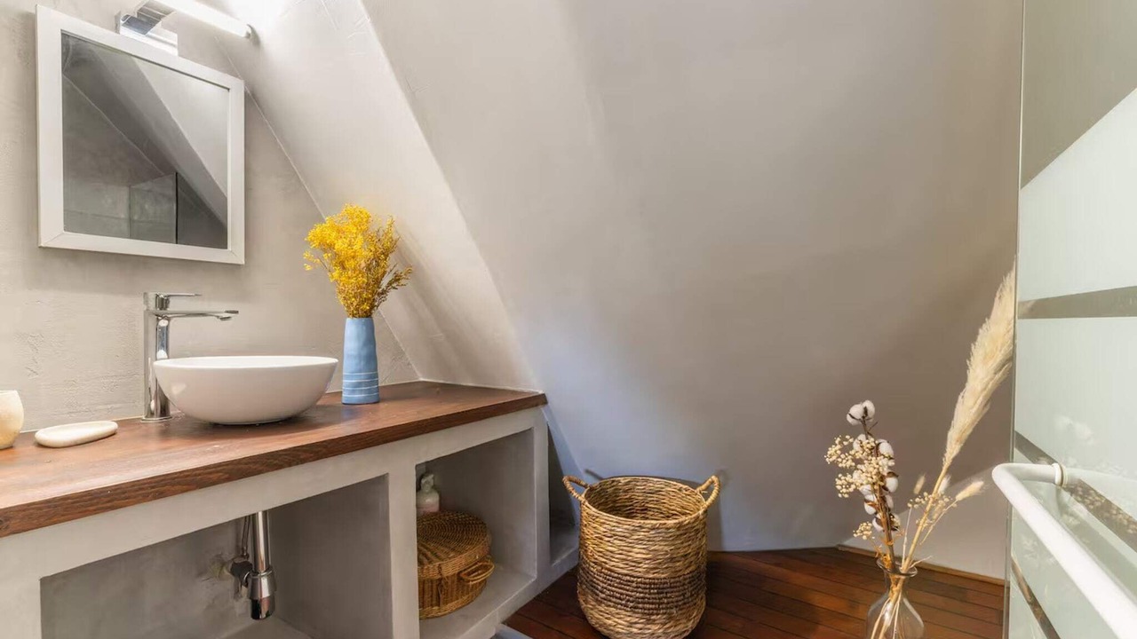 Photo of Bathroom in Ablon