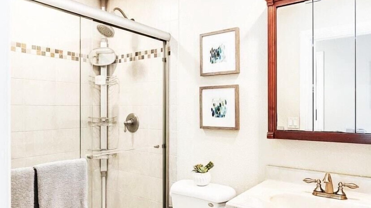 Photo of Bathroom in Oakley