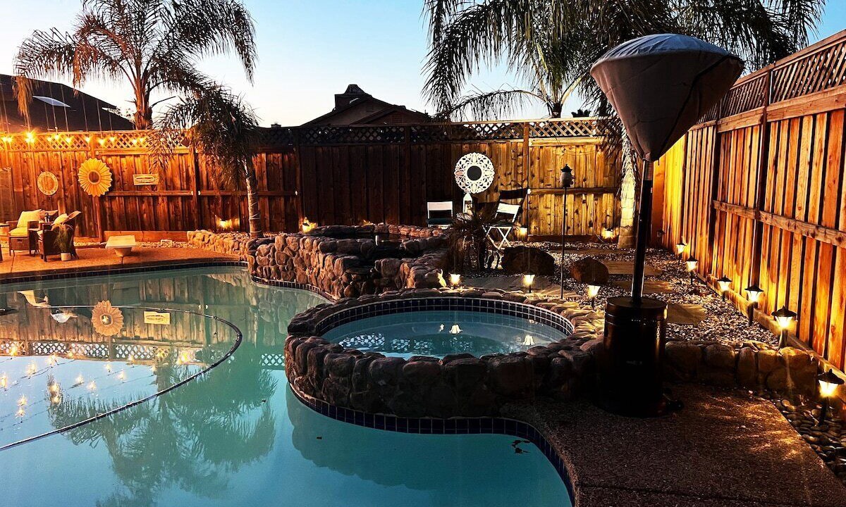 Photo of Outdoor in Oakley