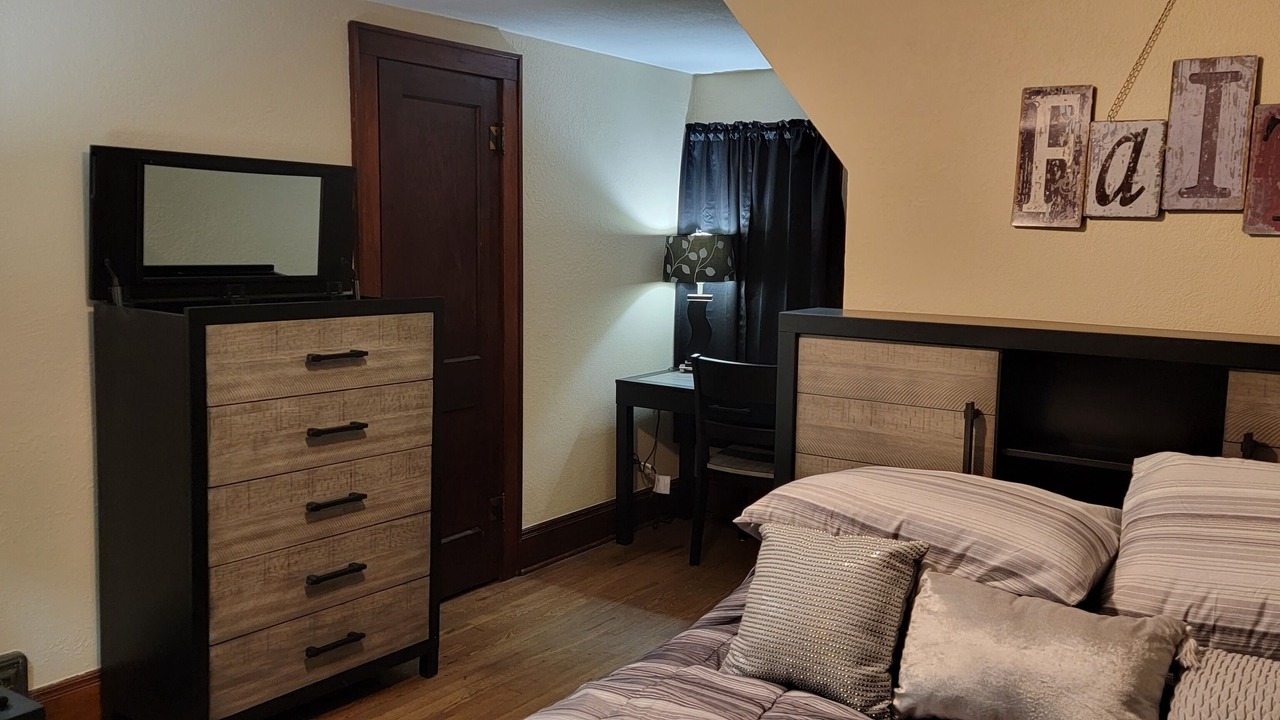 Photo of Bedroom in Menasha