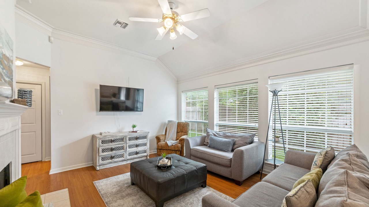 Photo of Livingroom in Lafayette
