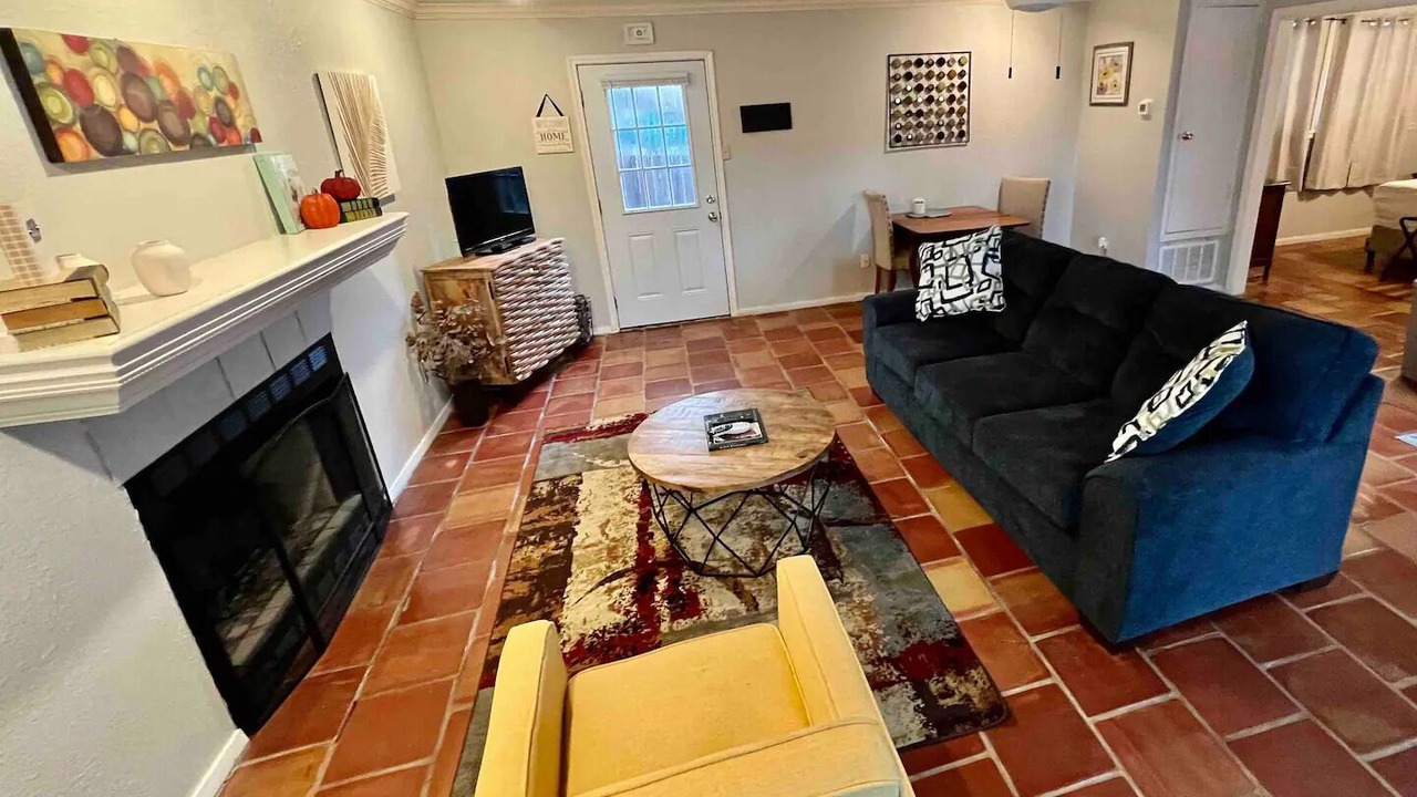 Photo of Livingroom in Bay Area