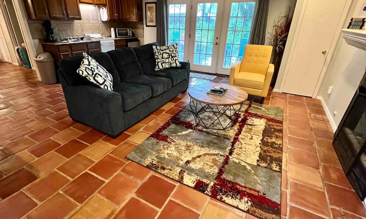 Photo of Livingroom in Bay Area