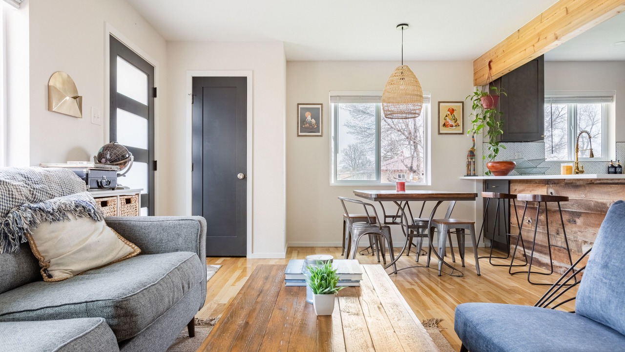 Photo of Livingroom in Northeast Park Hill